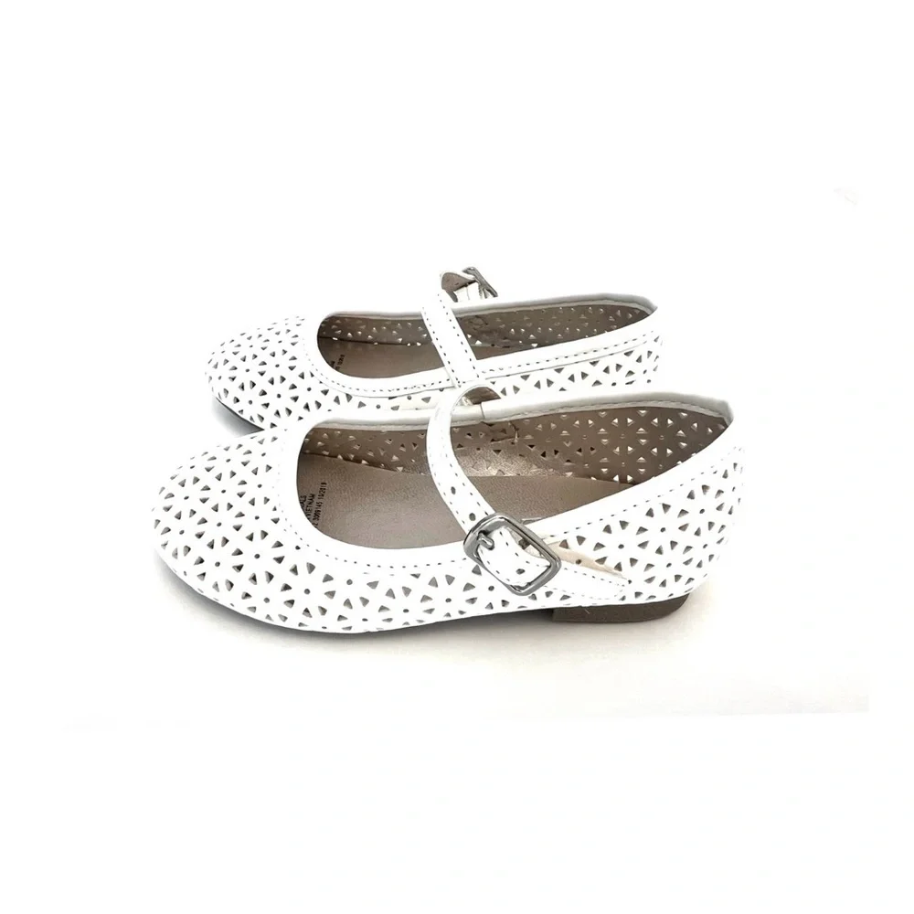 NEW - The Children's Place White Dress Shoes Laser Cut Toddler Sz 6